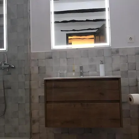 La Bodega De Lola * Alcublas