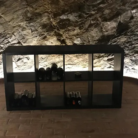 La Bodega De Lola Nyaraló *